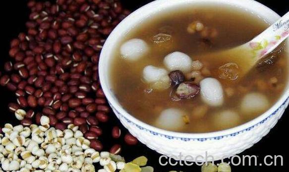 红豆薏米粥的功效与作用 喝红豆薏米粥的禁忌-1