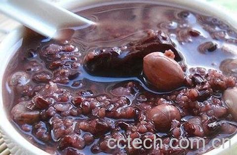 红枣花生黑米粥的功效与作用-0