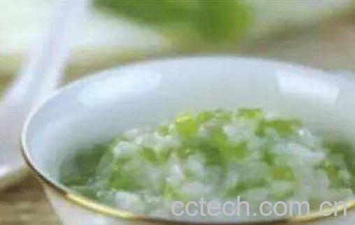 葱白粥的材料和做法步骤-1