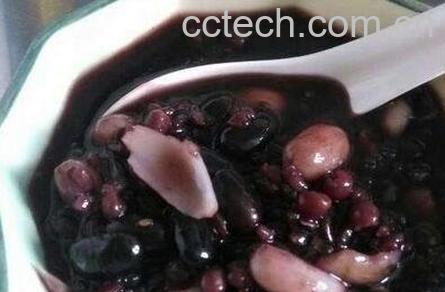 黑米百合粥的营养价值 黑米百合粥的做法-0