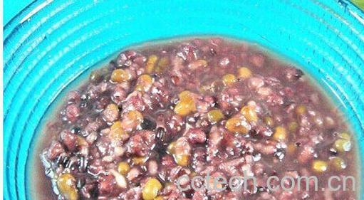 果蔬百科黑米薏仁绿豆粥-0