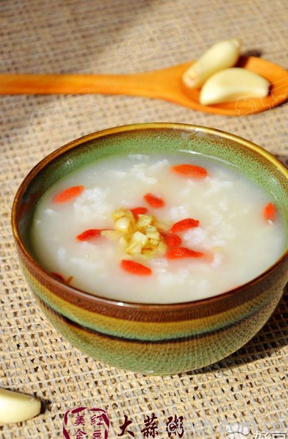 果蔬百科绿豆大蒜粥的功效-0