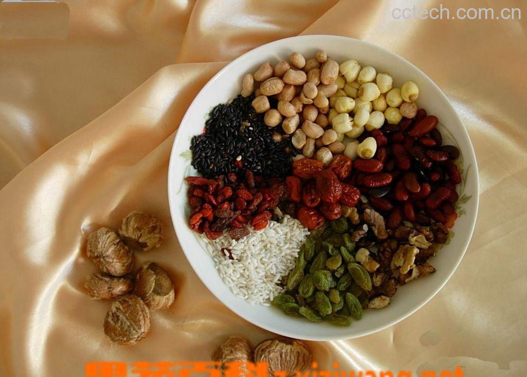 果蔬百科小米红枣桂圆粥-0