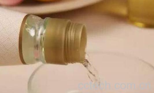 喝白醋有什么好处 喝醋的好处和坏处-0