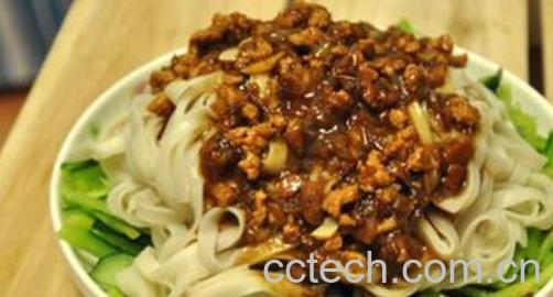 甜面酱怎么做炸酱面-1