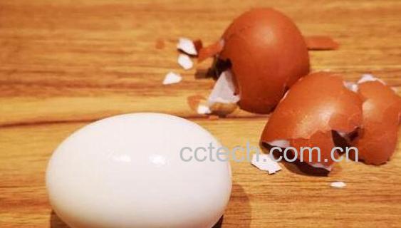 熟鸡蛋滚脸的作用与功效-1
