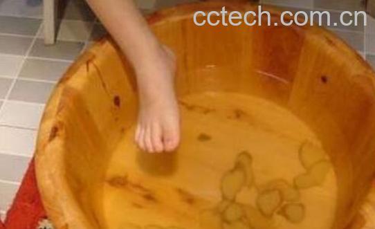 老姜泡脚有什么功效与作用-0