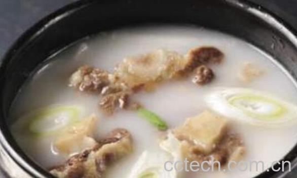 怎么熬骨头汤又白又浓-0