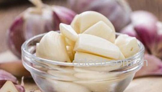 男人为何不能生吃大蒜 一个长期吃大蒜的男人会怎么样-0