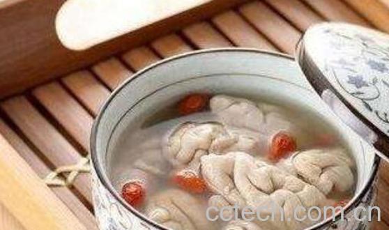 宝宝吃猪脑的功效与作用-1