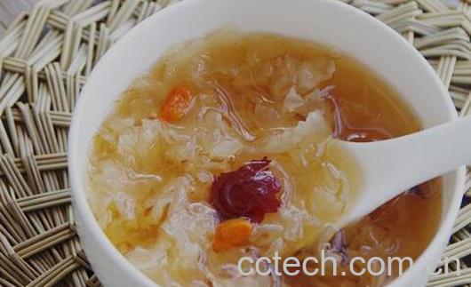 银耳汤的做法 银耳汤怎么煮才会粘稠-0