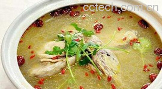 鸭子汤的功效与作用 鸭子汤里炖什么好吃-1
