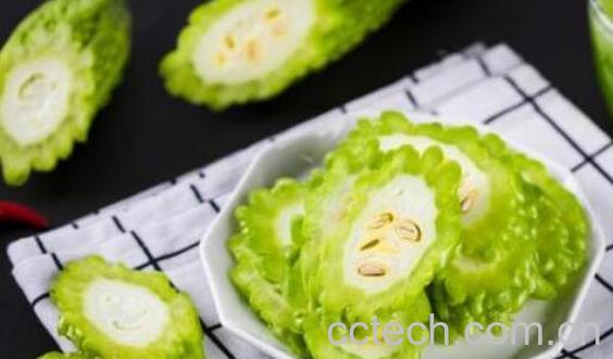 苦瓜泡水喝有什么好处-1