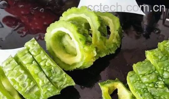 苦瓜和花苦瓜的区别 苦瓜的吃法-0