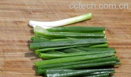 女人吃葱的功效与作用-1