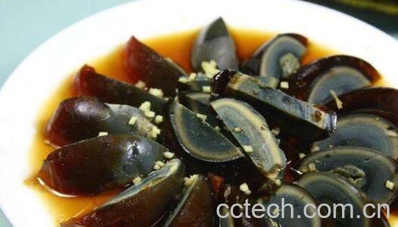 松花蛋不能和什么一起吃 吃松花蛋的禁忌-0