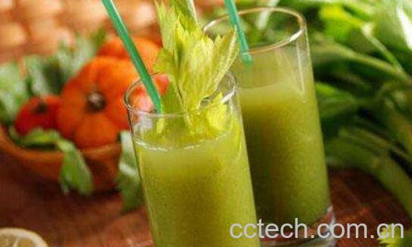 芹菜汁的功效与作用 芹菜汁生喝还是熟喝-0