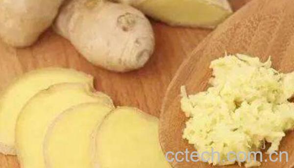 女人用生姜泡脚的好处-1