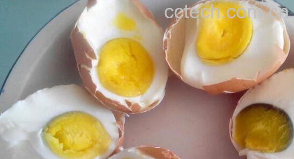 咸鸡蛋如何做 咸鸡蛋的腌制方法-0