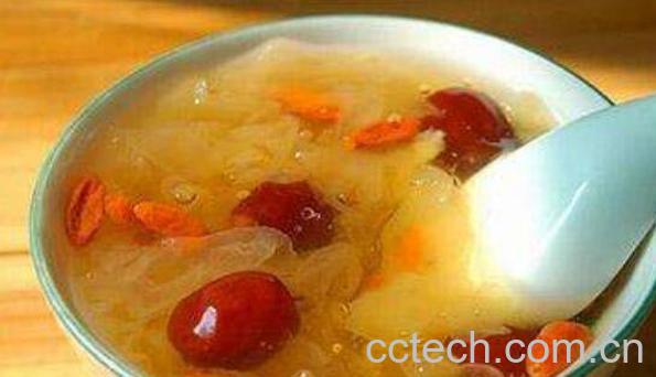 银耳红枣汤的做法 银耳红枣汤怎么煮烂-0