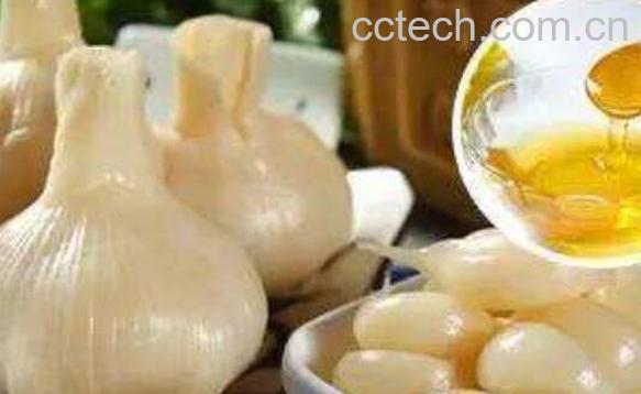 蜂蜜加大蒜的功效 蜂蜜腌大蒜的做法大全-0