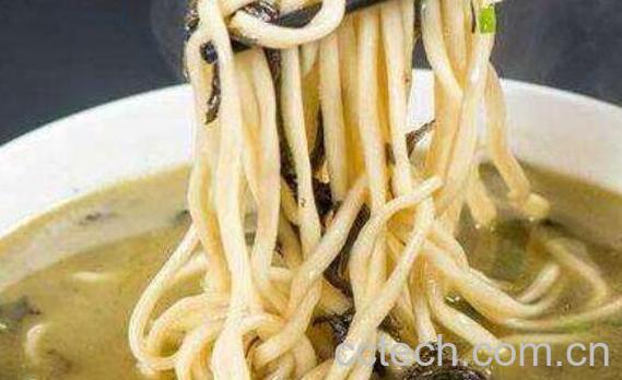 芝麻叶面条的功效与作用 芝麻叶面条的做法-0