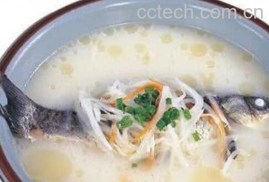 鲫鱼汤的功效与作用及做法-1