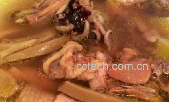 墨鱼炖鸡的功效与作用-0