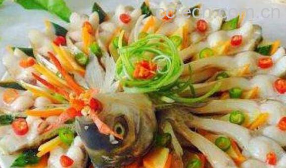 草鱼怎么做好吃 水煮草鱼的家常做法-1