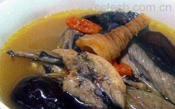 男人喝乌鸡汤的好处 男人吃乌鸡有什么好处-1