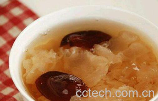 银耳红枣汤如何做 银耳红枣汤的家常做法-0