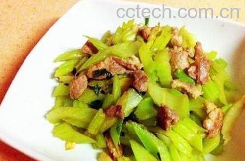 芹菜炒肉怎么做好吃 芹菜炒肉的家常做法-1