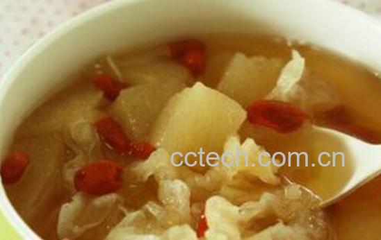 冰糖银耳的功效与作用 冰糖银耳的做法步骤教程-1