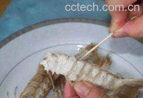 如何剥虾吃 正确剥虾的方法图解-0