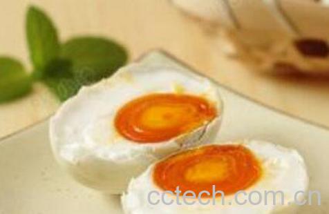 用盐水腌制鸭蛋的方法 盐水腌鸭蛋比例是多少-0