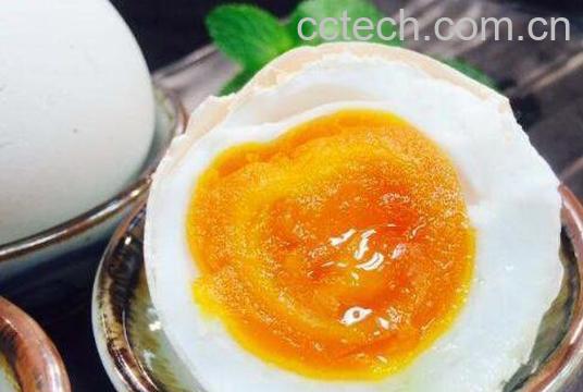 鹅蛋怎么腌制流油 最简单的腌鹅蛋的方法-1