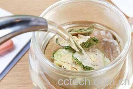 苦瓜泡水喝有什么好处 苦瓜泡水的做法-1