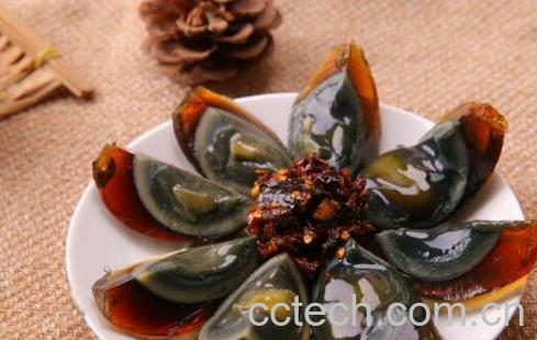 皮蛋是怎么做成的 皮蛋的做法技巧-1