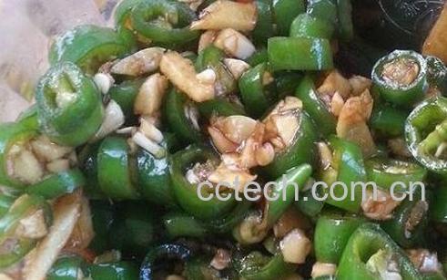 怎么腌辣椒好吃 腌辣椒的做法教程-0