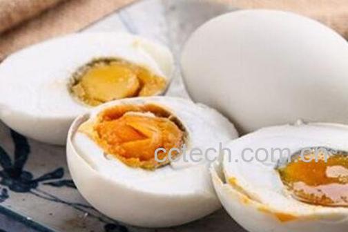 咸鸭蛋怎么吃 咸鸭蛋的吃法技巧-0