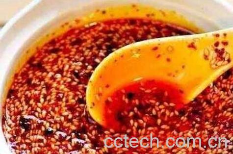 衣服上沾辣椒油怎么洗掉-1