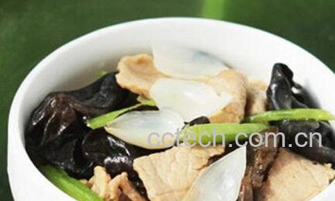 木耳煲瘦肉的功效与作用-0