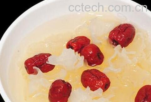 红枣银耳汤的功效-0