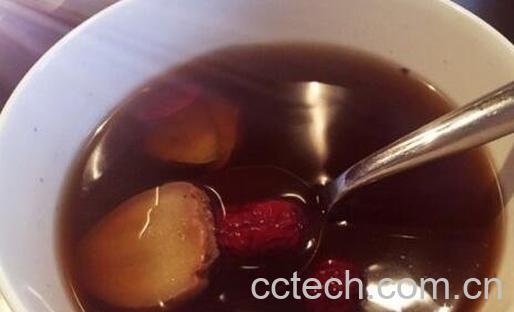 红糖姜水的功效与作用-0