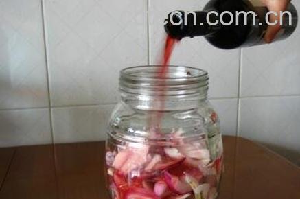 自制葡萄酒泡洋葱的九大功效-0