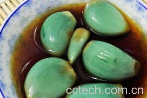 正宗腊八蒜的腌制方法-0