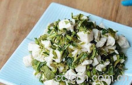 香椿拌豆腐的做法-0