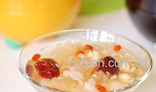 银耳莲子汤的功效与作用-0