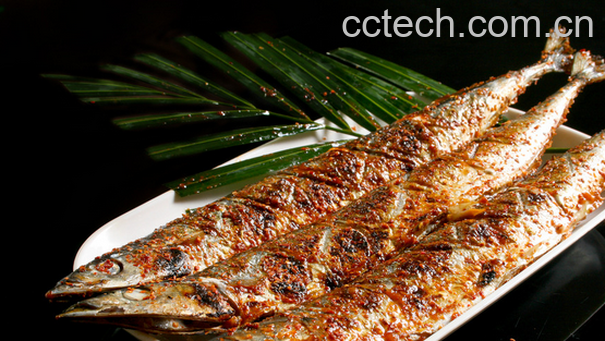 果蔬百科秋刀鱼的功效与作用-0