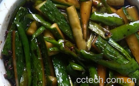 果蔬百科腌黄瓜的功效与作用-0